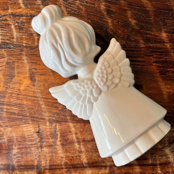 Vintage Ceramic Angel Figurine With Praying Hands - Picture 6 of 10